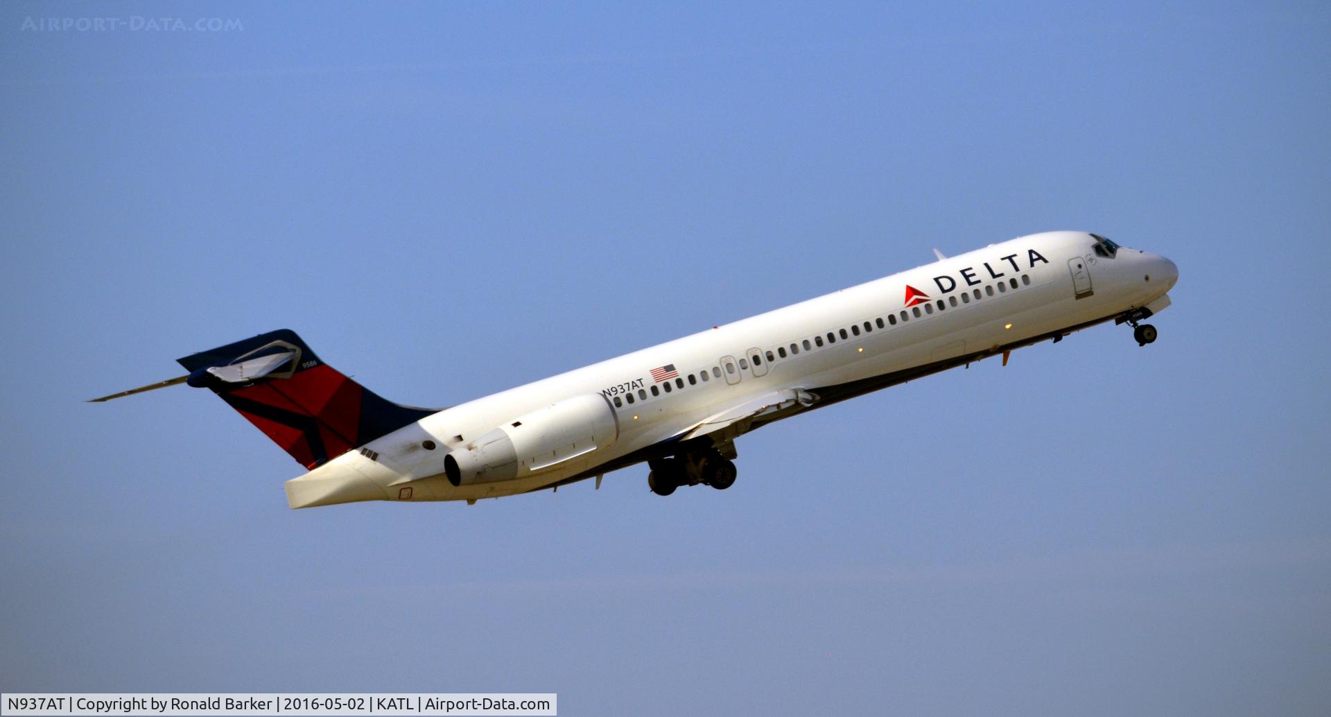 N937AT, 2001 Boeing 717-200 C/N 55091, Takeoff Atlanta