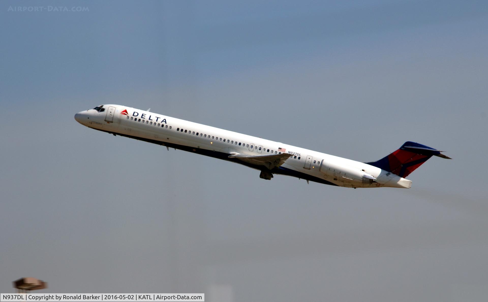 N937DL, 1989 McDonnell Douglas MD-88 C/N 49810, Takeoff Atlanta