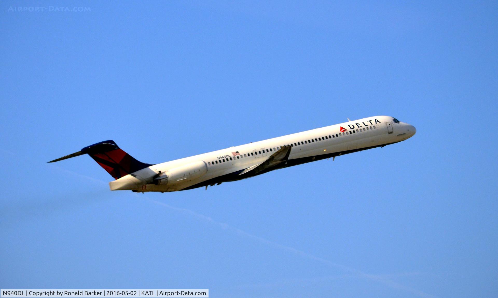 N940DL, 1989 McDonnell Douglas MD-88 C/N 49813, Takeoff Atlanta