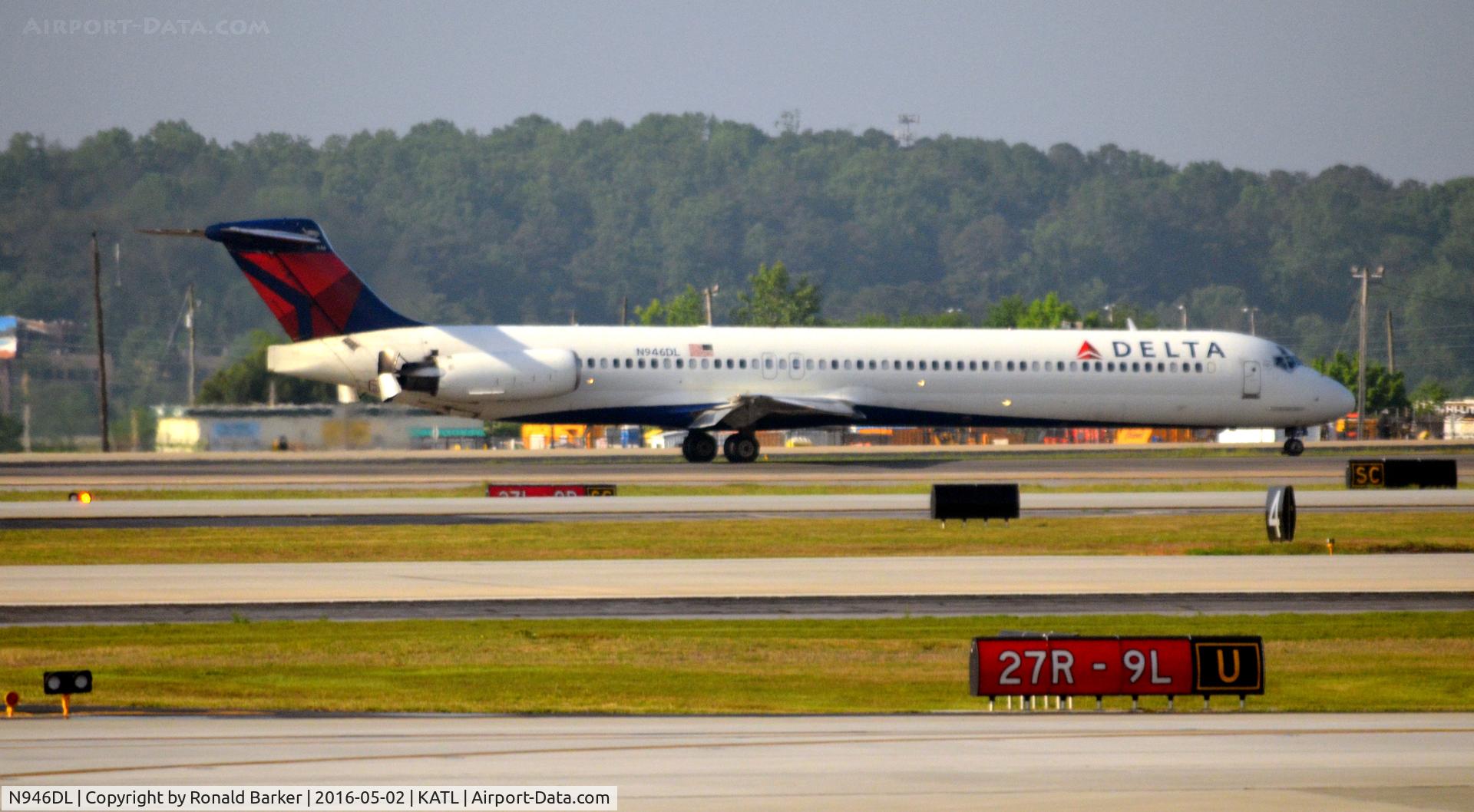 N946DL, 1989 McDonnell Douglas MD-88 C/N 49819, Landing Atlanta