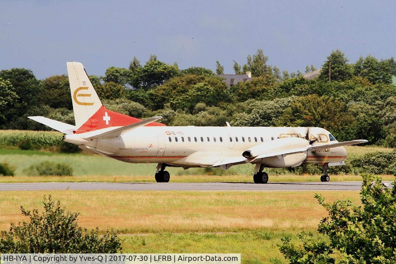 HB-IYA, 1998 Saab 2000 C/N 2000-056, Saab 2000, Taxiing rwy 25L, Brest-Bretagne airport (LFRB-BES)