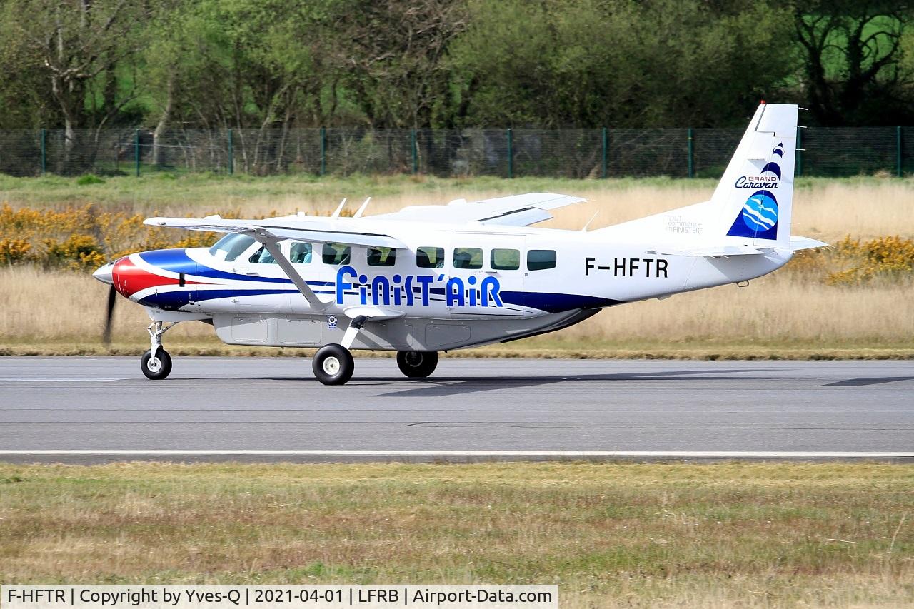 F-HFTR, 2008 Cessna 208B Grand Caravan C/N 208B-2041, Cessna 208B Grand Caravan, Taxiing rwy 07R, Brest-Bretagne Airport (LFRB-BES)
