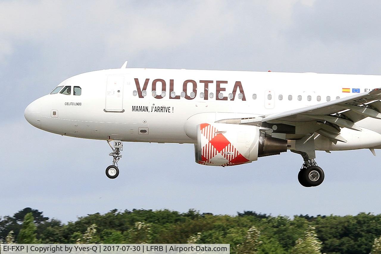 EI-FXP, 2004 Airbus A319-111 C/N 2258, Airbus A319-111, On final rwy 25L, Brest-Bretagne airport (LFRB-BES)