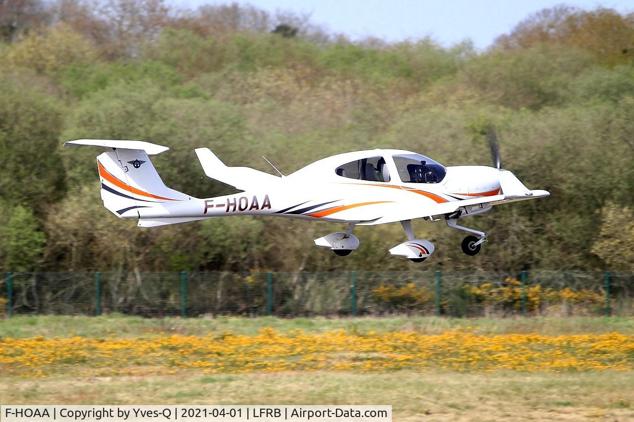 F-HOAA, Diamond DA-40 Diamond Star C/N D4.148, Diamond DA-40 Diamond Star, Take off rwy 07R, Brest-Bretagne Airport (LFRB-BES)