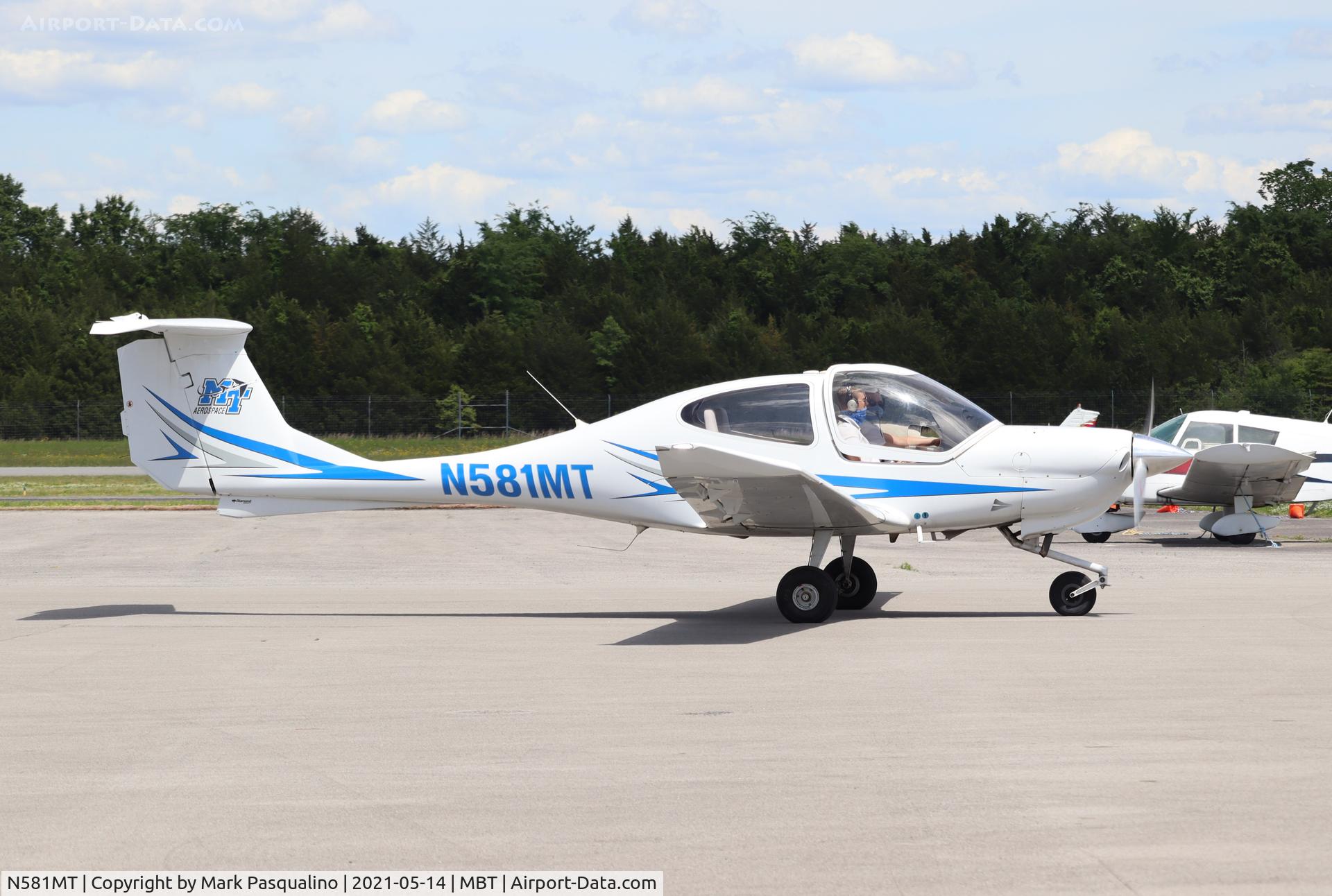 N581MT, 2004 Diamond DA-40 Diamond Star C/N 40.397, Diamond DA-40