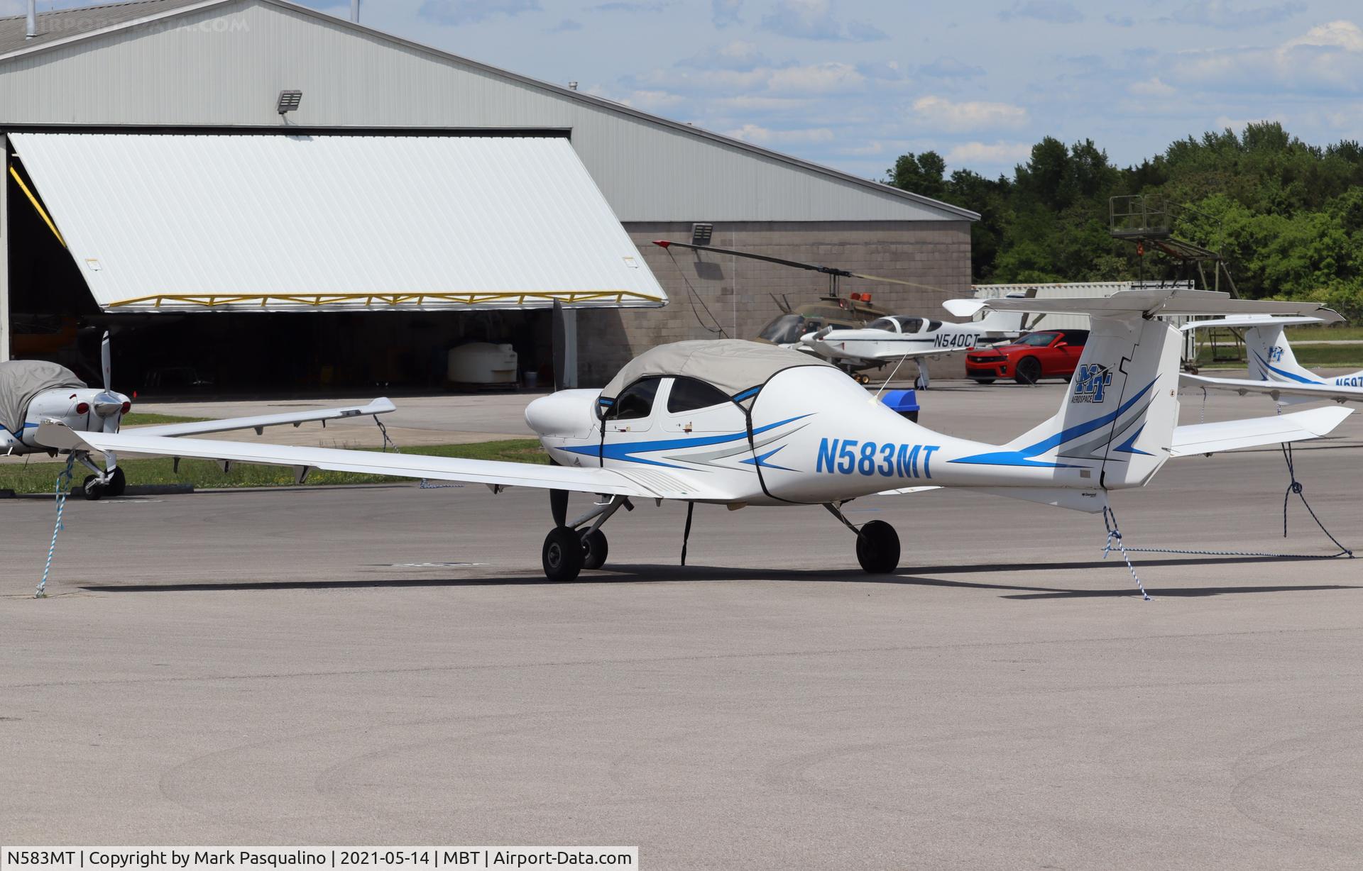 N583MT, 2004 Diamond DA-40 Diamond Star C/N 40.399, Diamond DA-40