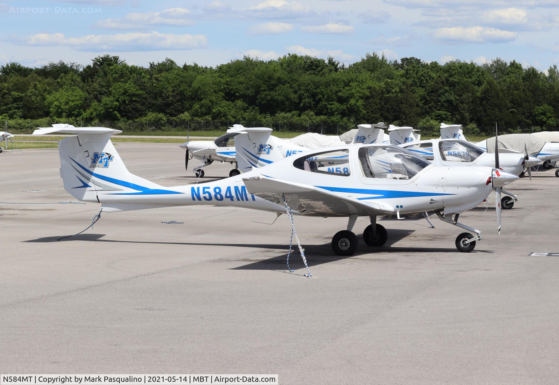 N584MT, 2008 Diamond DA-40 Diamond Star C/N 40.952, Diamond DA-40