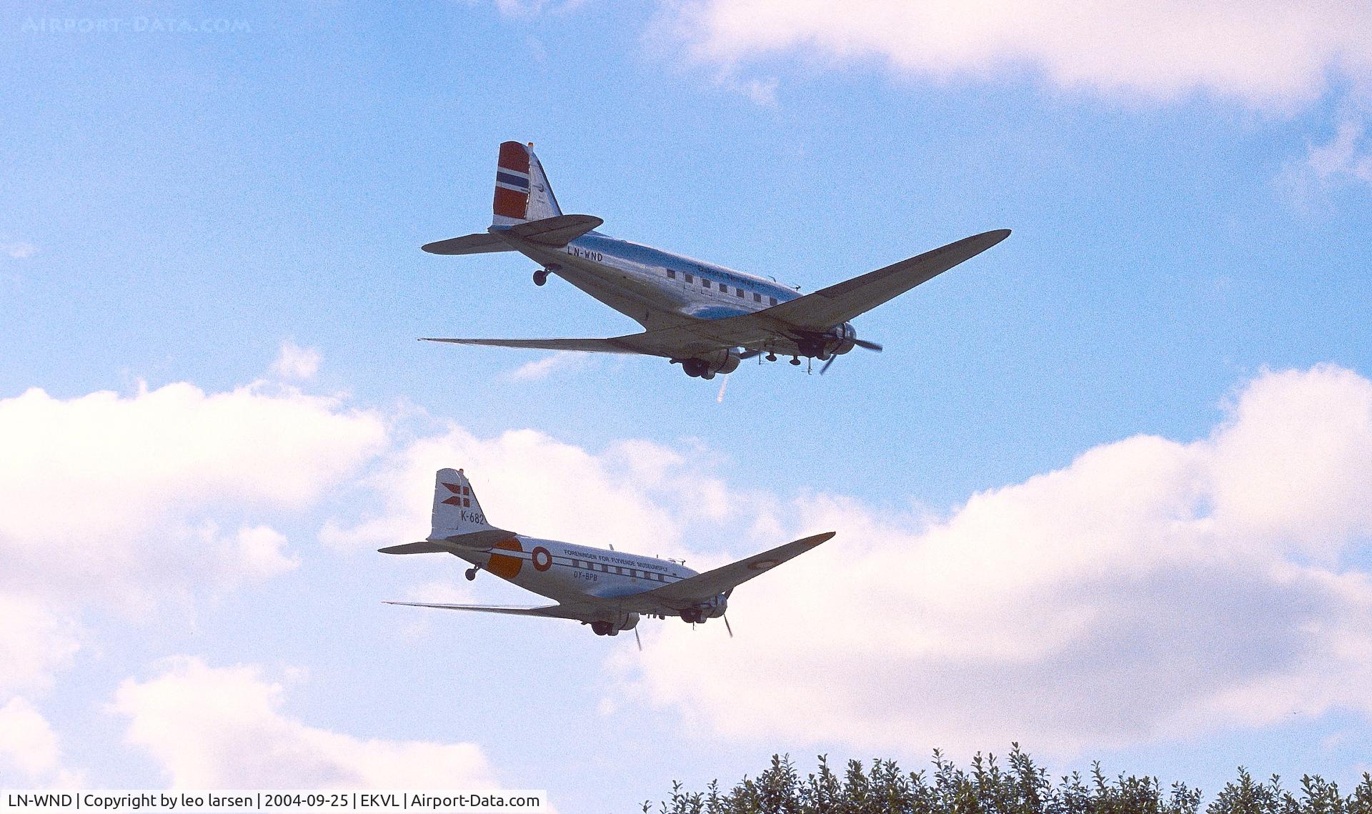 LN-WND, 1943 Douglas C-53D-DO Skytrooper (DC-3A) C/N 11750, Værløse 25.9.2004