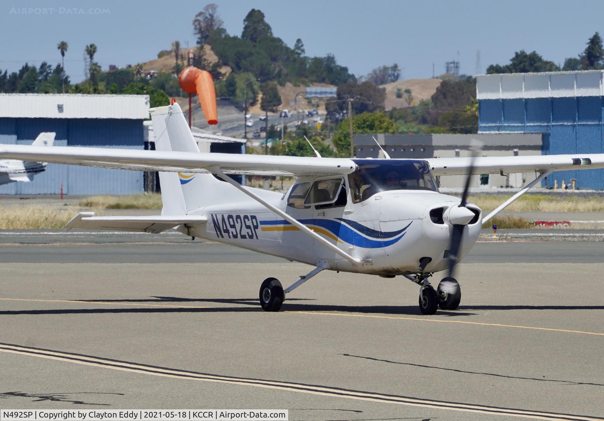 N492SP, 1998 Cessna 172S C/N 172S8033, Buchanan Field Concord California 2021.