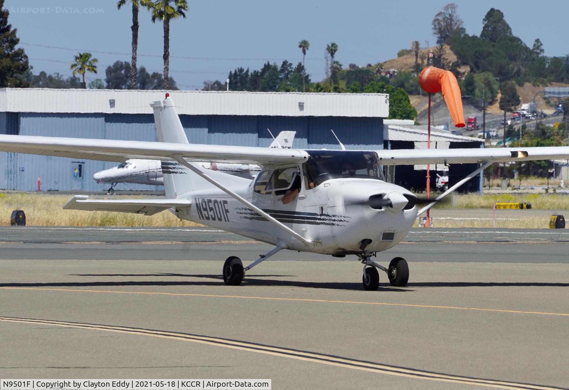 N9501F, 1998 Cessna 172R Skyhawk C/N 17280333, Buchanan Field Concord California 2021.