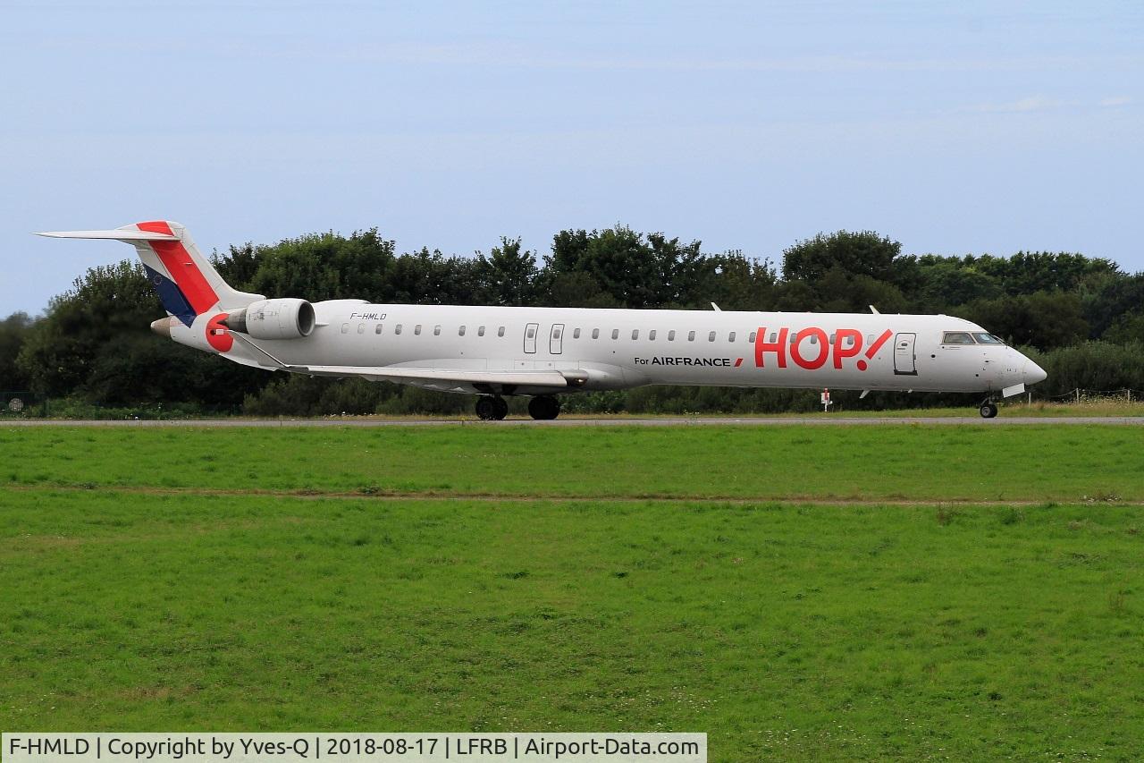 F-HMLD, 2010 Bombardier CRJ-1000EL NG (CL-600-2E25) C/N 19007, Bombardier CRJ-1000, Taxiing rwy 25L, Brest-Bretagne Airport (LFRB-BES)