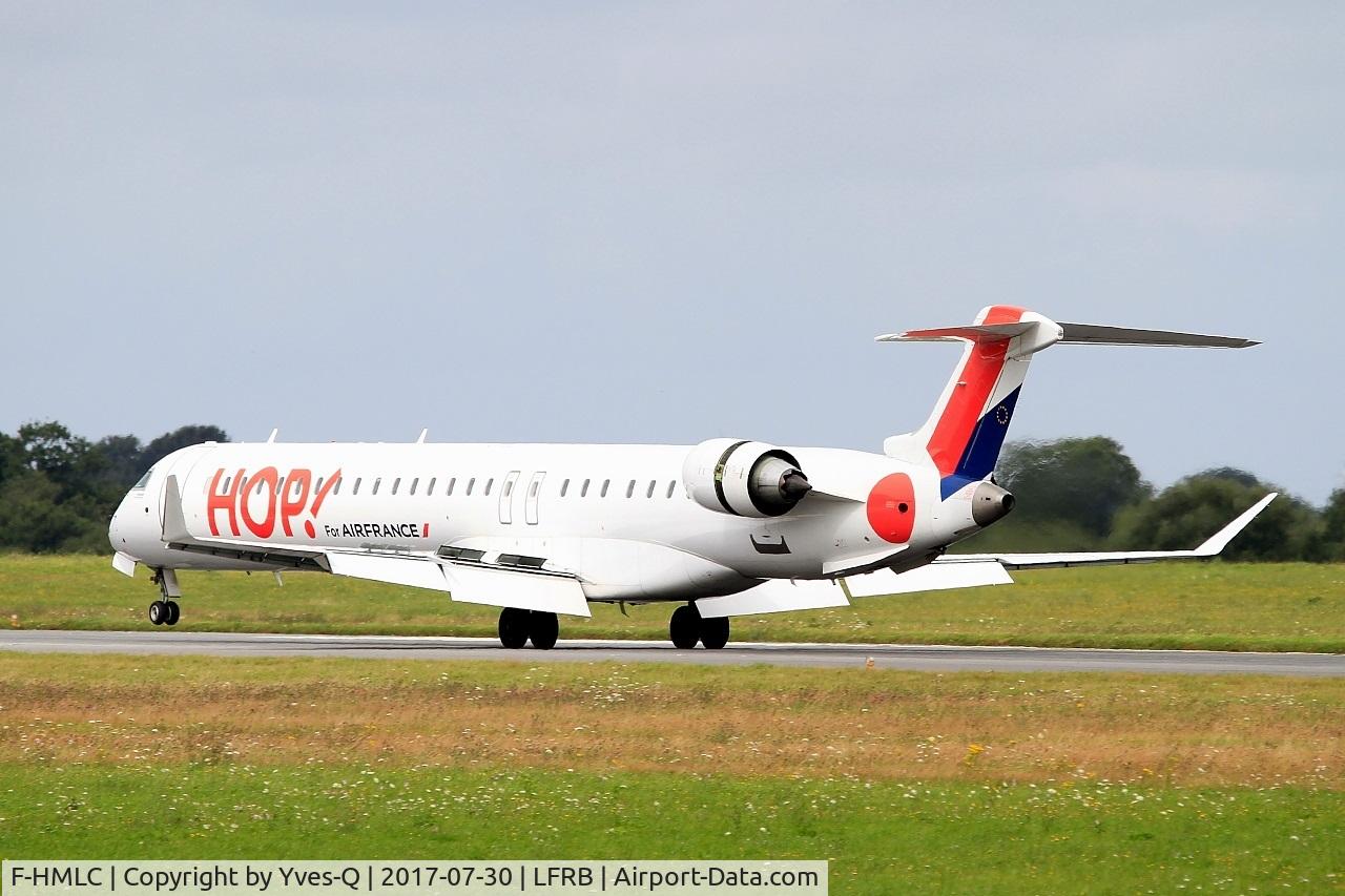 F-HMLC, 2010 Bombardier CRJ-1000EL NG (CL-600-2E25) C/N 19006, Bombardier CRJ-1000EL NG, Reverse thrust landing rwy 25L, Brest-Bretagne airport (LFRB-BES)