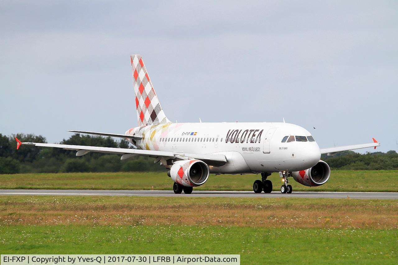 EI-FXP, 2004 Airbus A319-111 C/N 2258, Airbus A319-111, Taxiing rwy 25L, Brest-Bretagne airport (LFRB-BES)