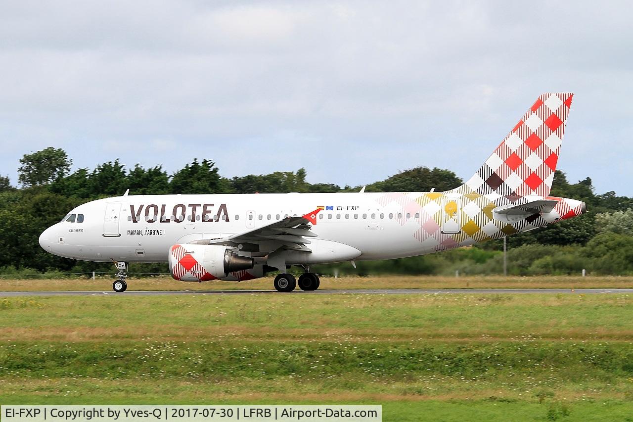EI-FXP, 2004 Airbus A319-111 C/N 2258, EI-FXP - Airbus A319-111, Take off run rwy 25L, Brest-Bretagne airport (LFRB-BES)