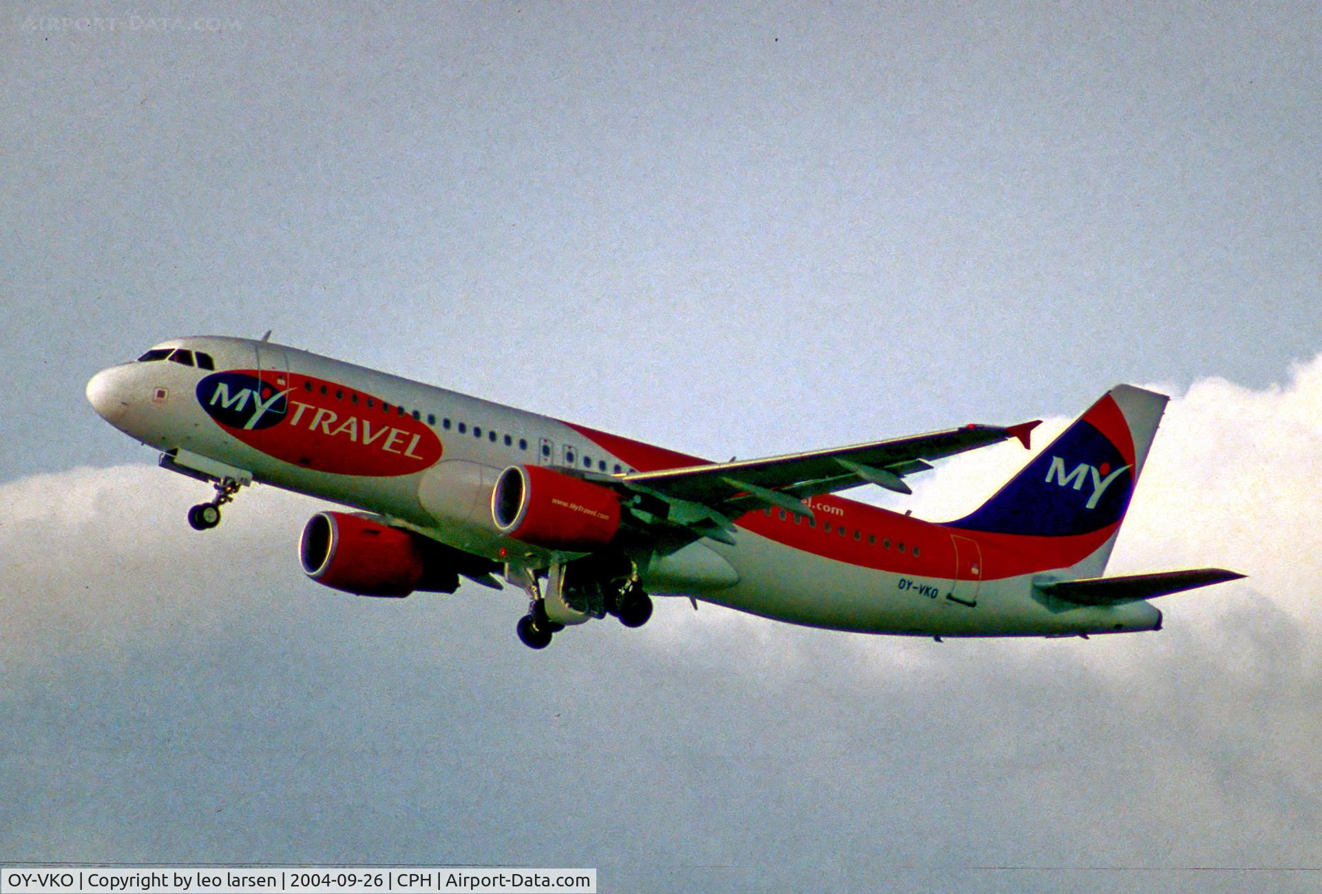 OY-VKO, 2004 Airbus A320-214 C/N 2162, Copenhagen 26.9.2004