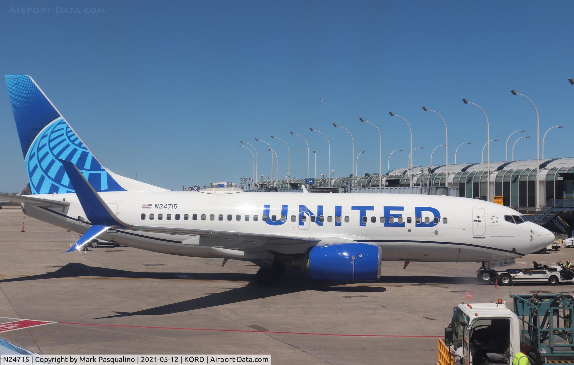 N24715, 1998 Boeing 737-724 C/N 28786, Boeing 737-724