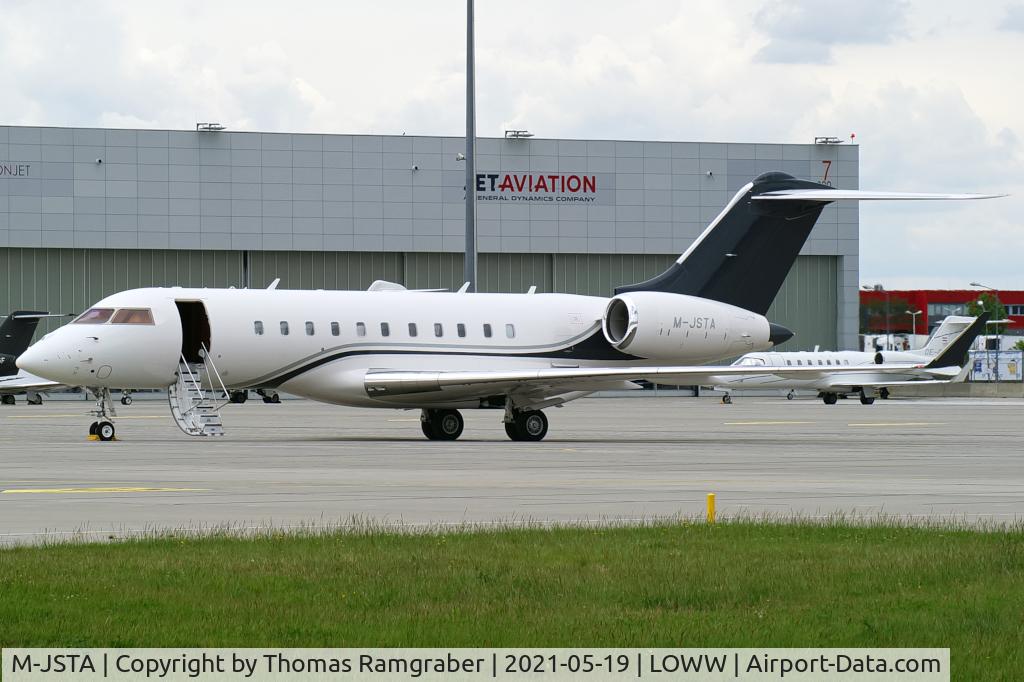 M-JSTA, 2011 Bombardier BD-700-1A11 Global 5000 C/N 9468, private Bombardier Global 5000