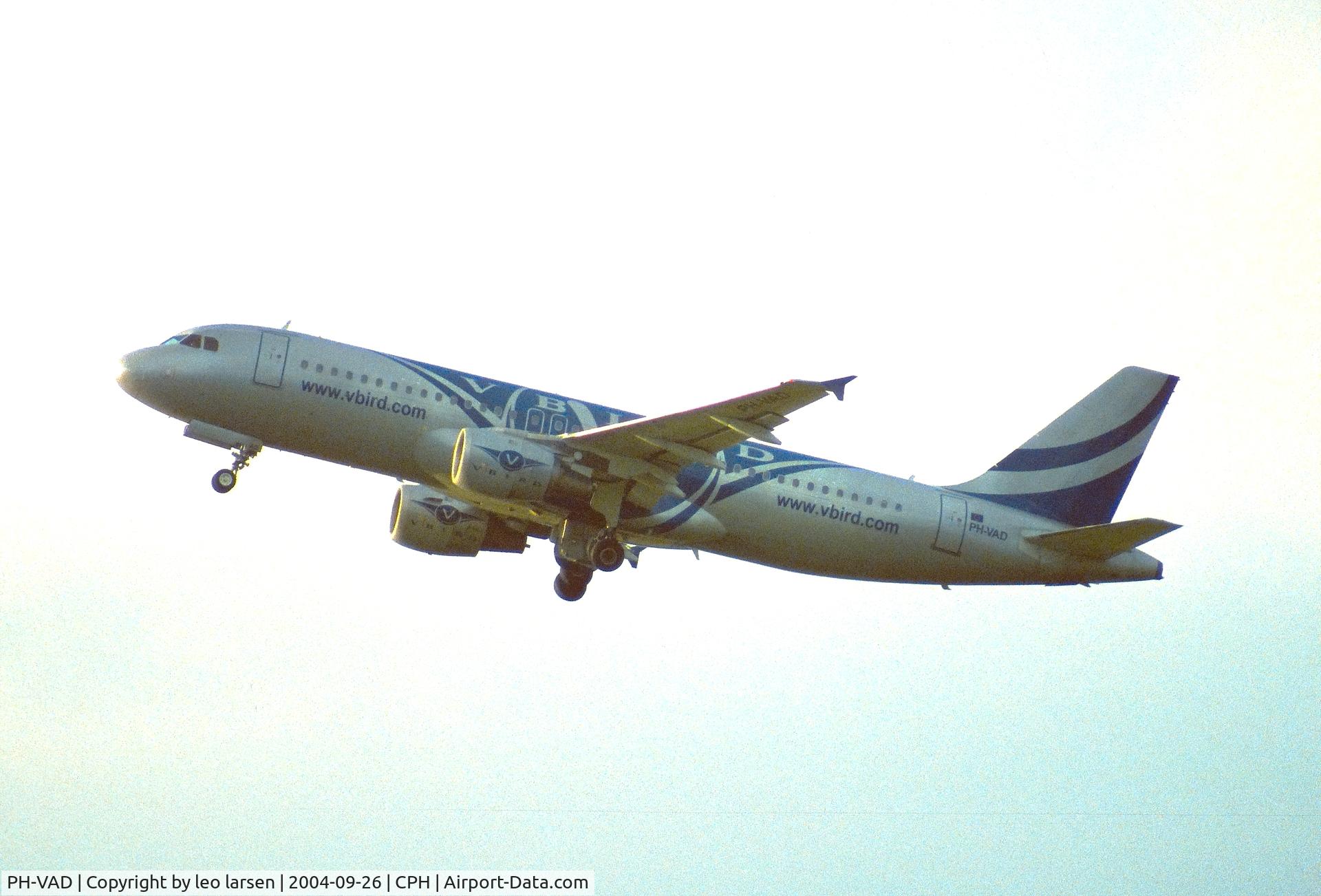 PH-VAD, 1995 Airbus A320-211 C/N 525, Copenhagen 26.9.2004