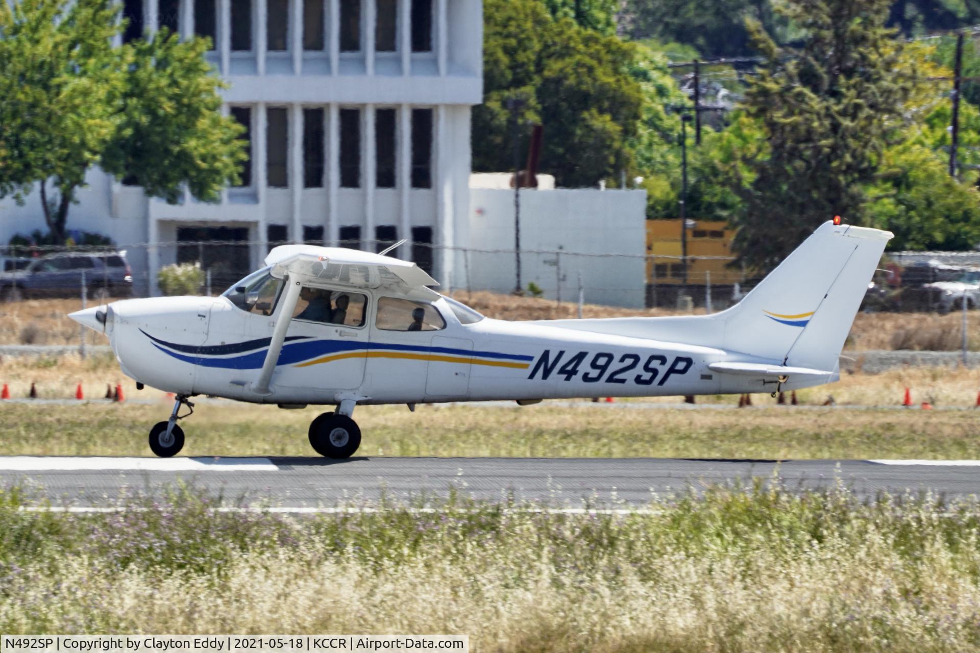 N492SP, 1998 Cessna 172S C/N 172S8033, Buchanan Field Concord California 2021.