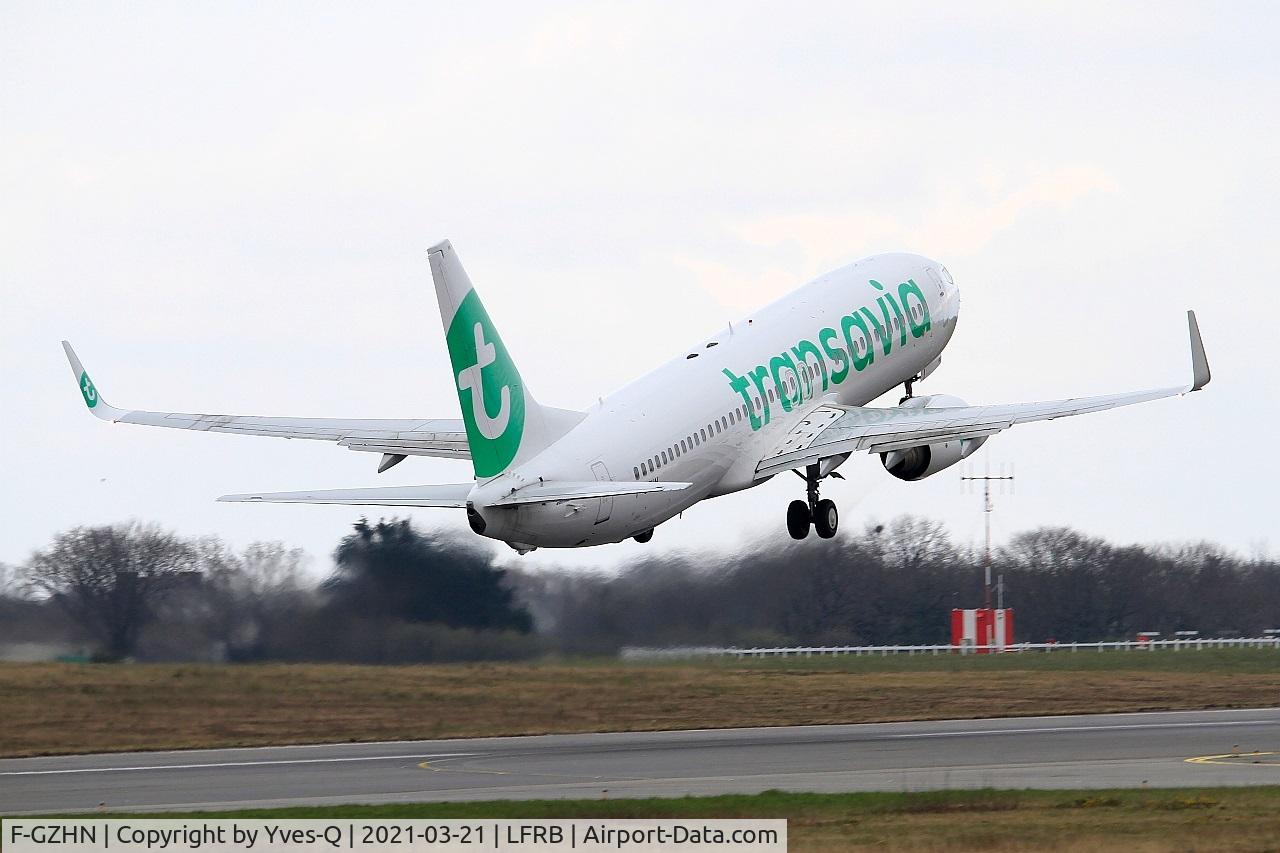F-GZHN, 1999 Boeing 737-85H C/N 29445, Boeing 737-85H, Take off rwy 07R, Brest-Bretagne airport (LFRB-BES)