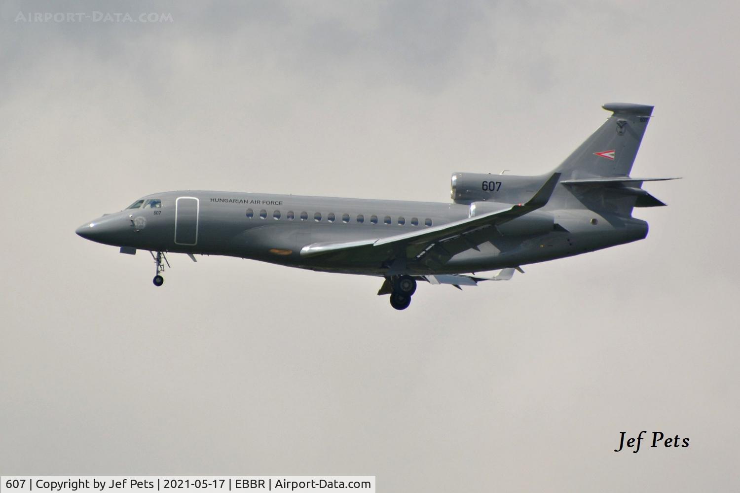 607, 2008 Dassault Falcon 7X C/N 021, Landing at Brussels Airport.