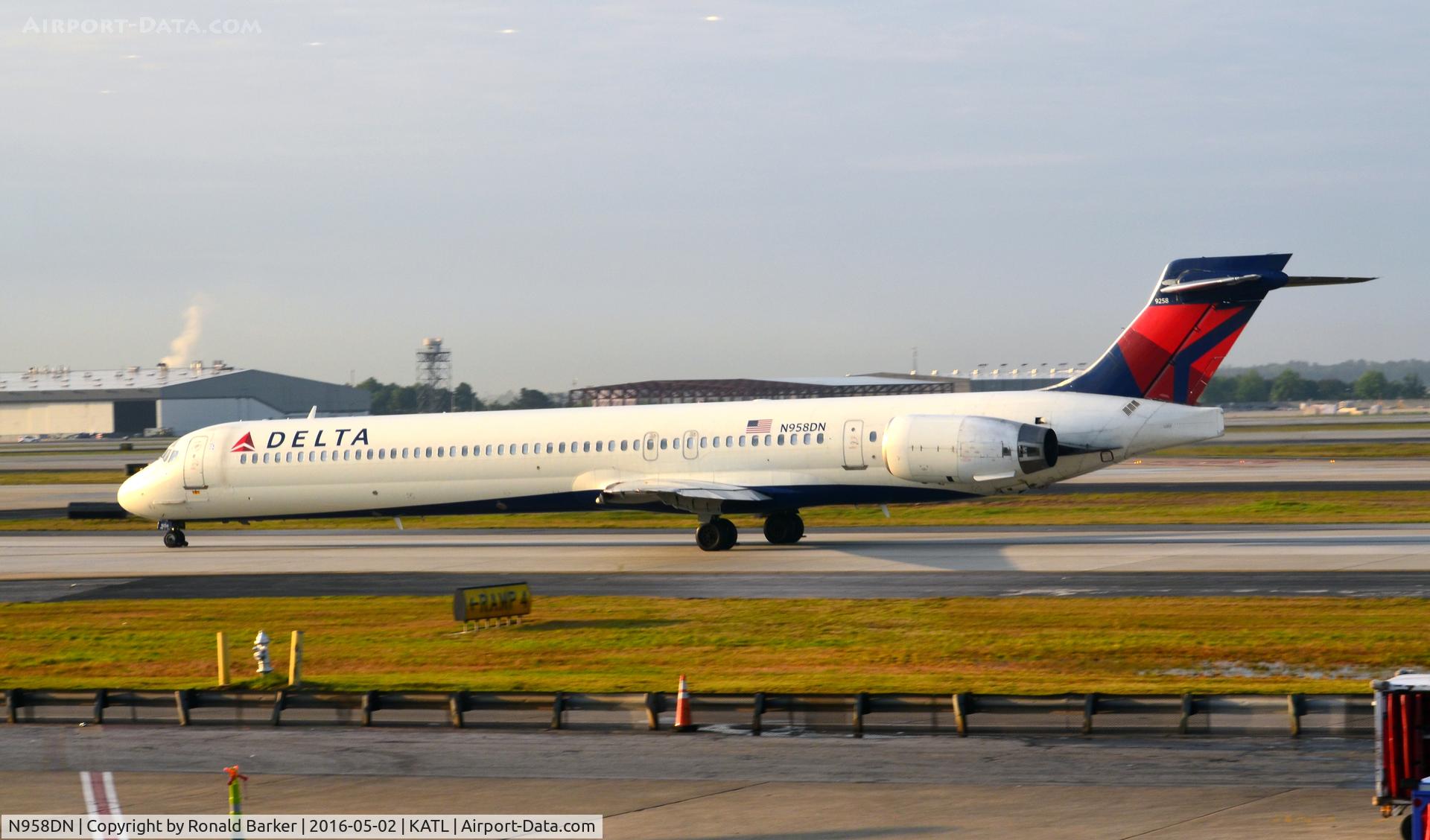 N958DN, McDonnell Douglas MD-90-30 C/N 53528, Taxi for takeoff Atlanta