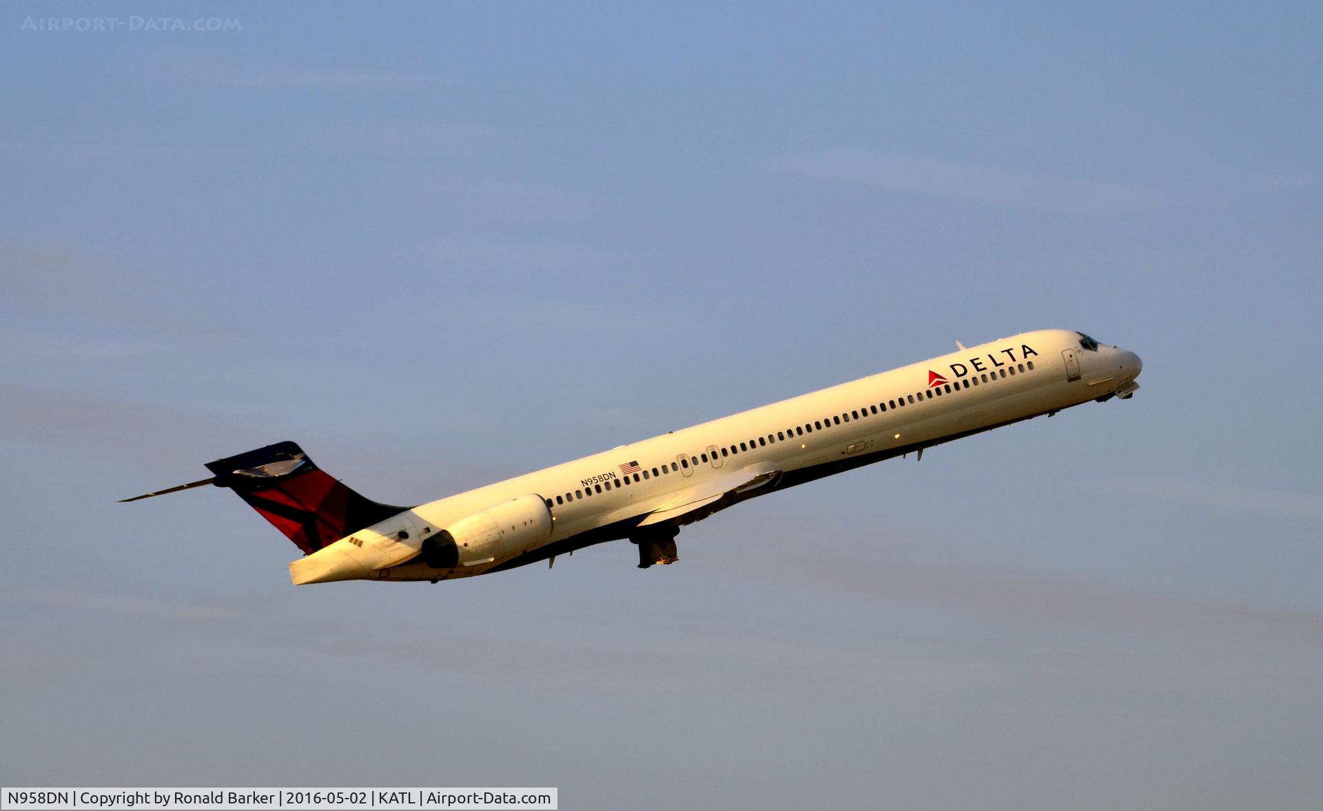N958DN, McDonnell Douglas MD-90-30 C/N 53528, Departure Atlanta
