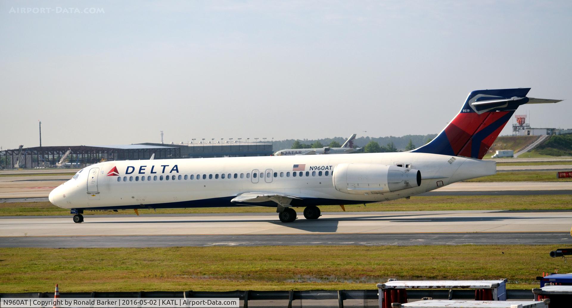 N960AT, 2001 Boeing 717-200 C/N 55022, Taxi Atlanta
