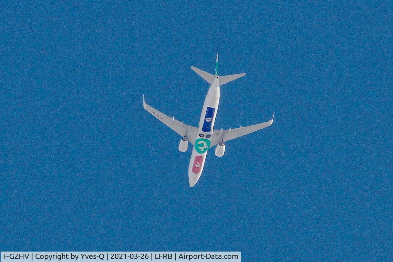 F-GZHV, 1998 Boeing 737-85H C/N 29444, Boeing 737-85H, Flight over Brest-Bretagne Airport (LFRB-BES)