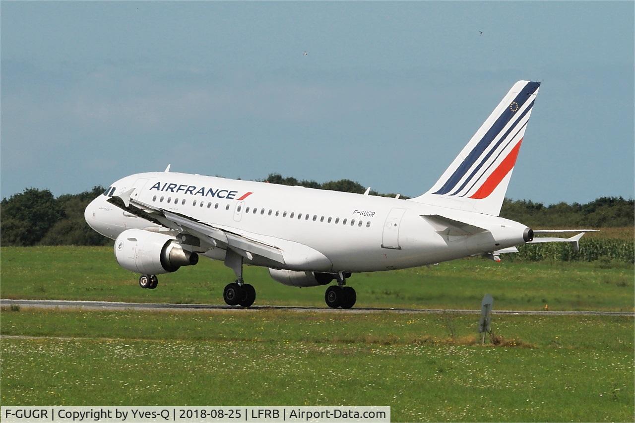 F-GUGR, 2007 Airbus A318-111 C/N 3009, Airbus A318-111, Landing rwy 25L, Brest-Bretagne airport (LFRB-BES)