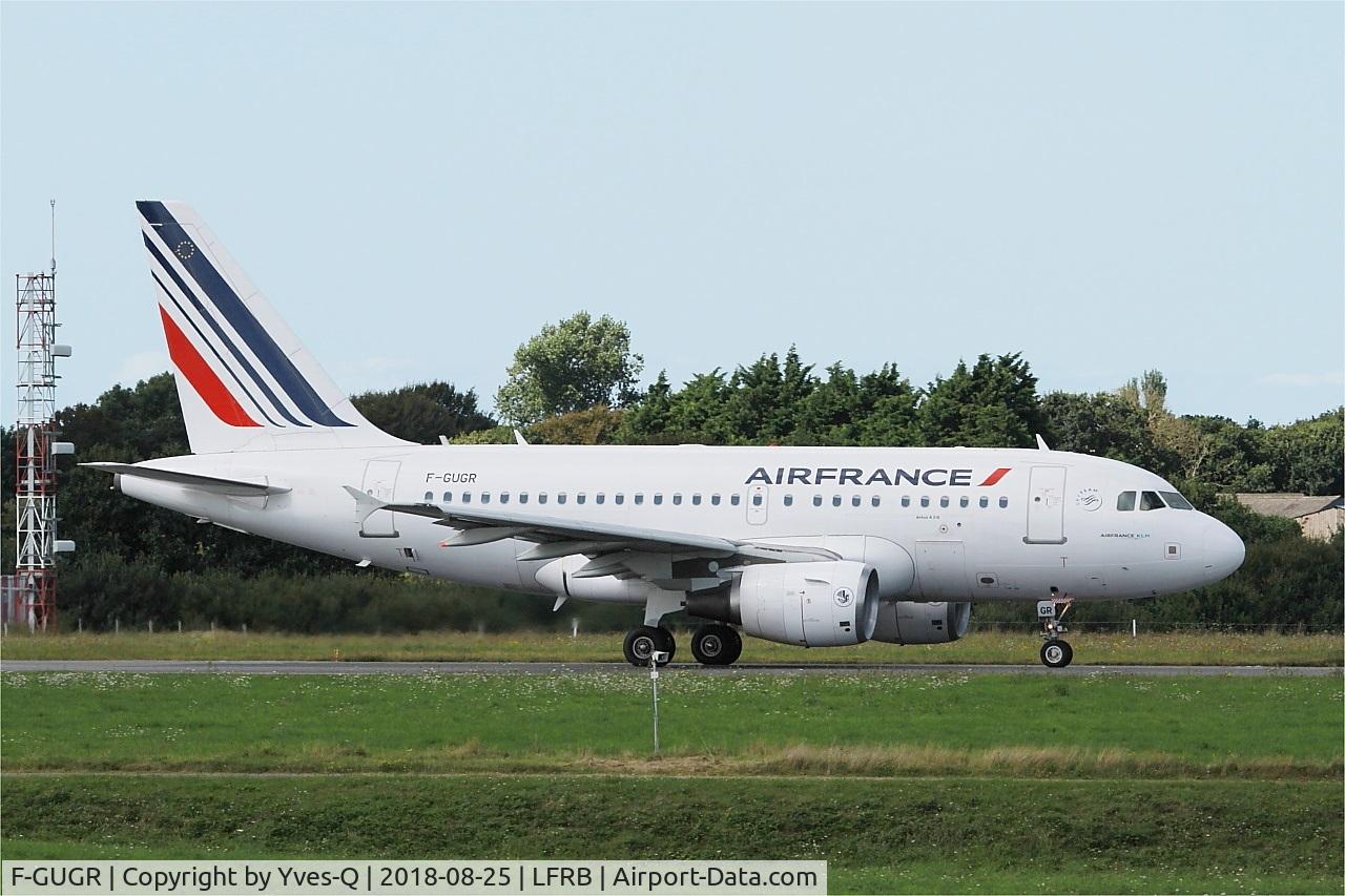 F-GUGR, 2007 Airbus A318-111 C/N 3009, Airbus A318-111, Taxiing rwy 25L, Brest-Bretagne airport (LFRB-BES)
