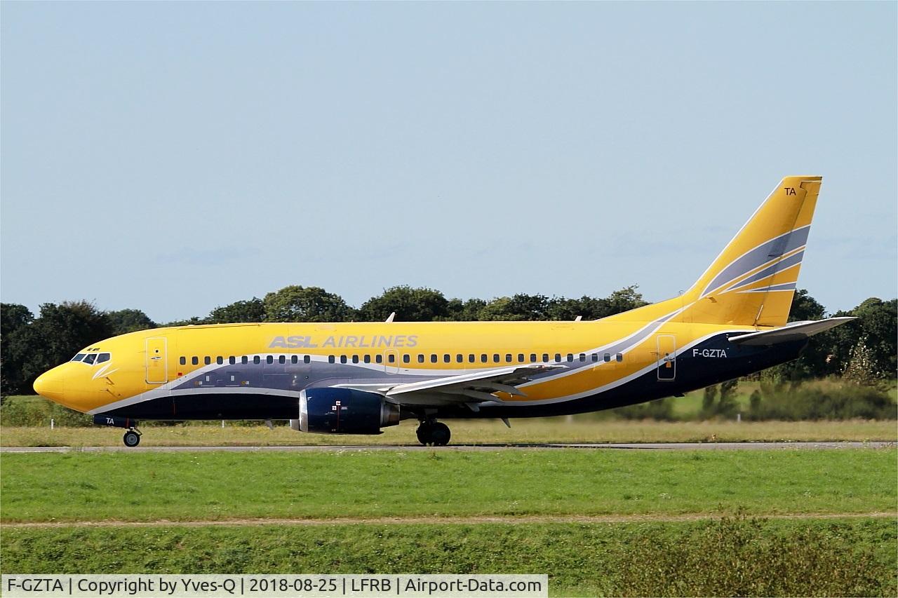 F-GZTA, 1998 Boeing 737-33V(QC) C/N 29333/3084, Boeing 737-33VQC, Take off run rwy 25L, Brest-Bretagne airport (LFRB-BES)