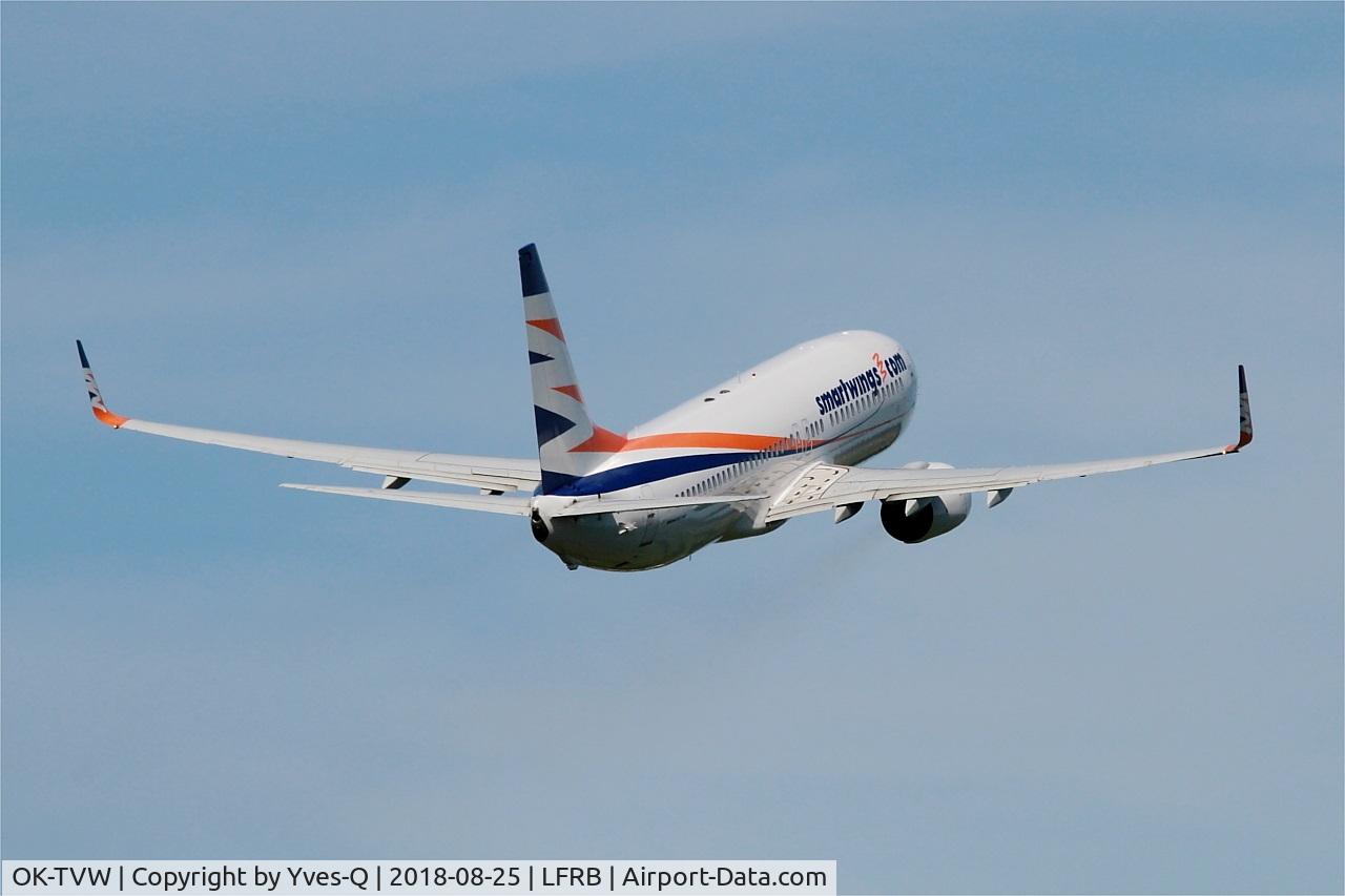 OK-TVW, 2004 Boeing 737-86Q C/N 30295, Boeing 737-86Q, Take off rwy 07R, Brest-Bretagne airport (LFRB-BES)