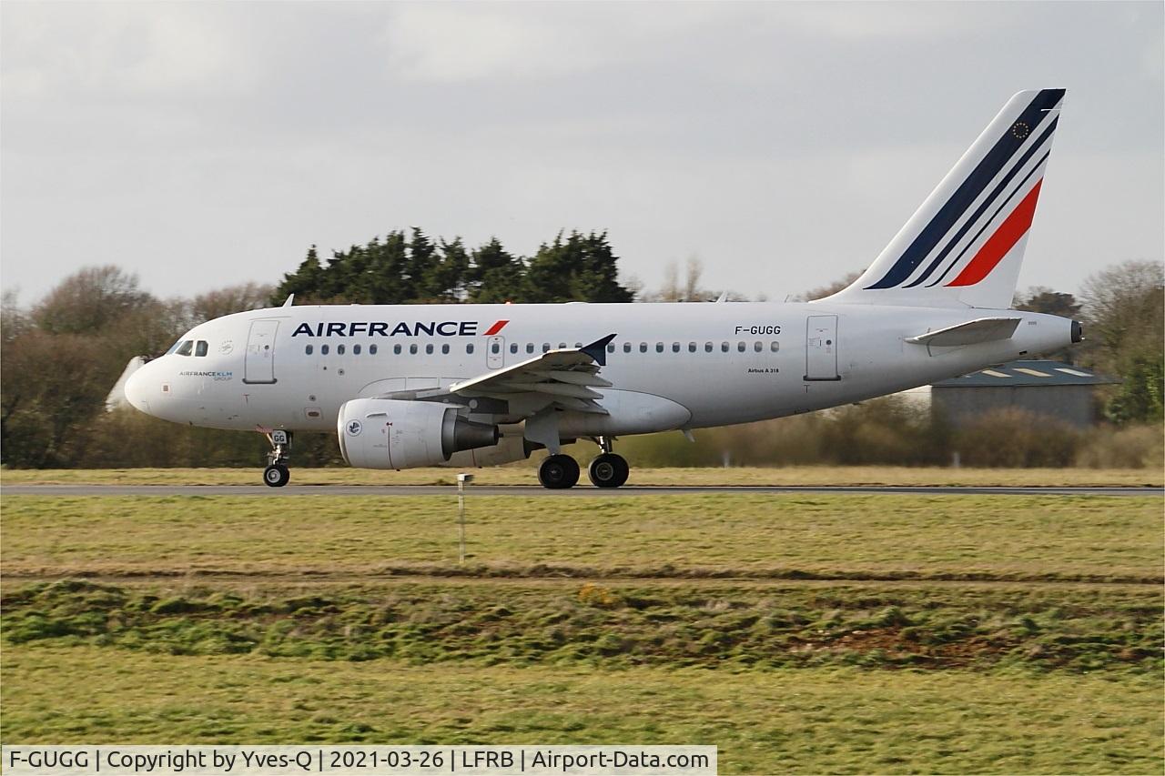 F-GUGG, 2004 Airbus A318-111 C/N 2317, Airbus A318-111, Take off run rwy 25L, Brest-Bretagne airport (LFRB-BES)