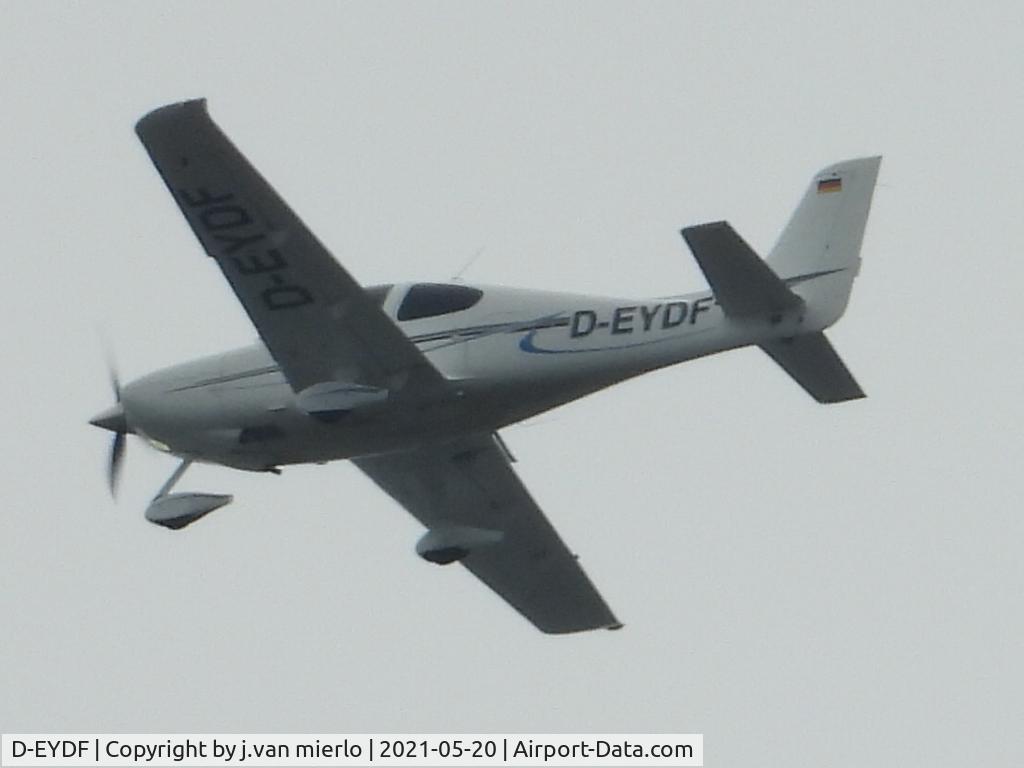 D-EYDF, Cirrus SR22 G3 GTS C/N 1545, Over Ghent, Belgium