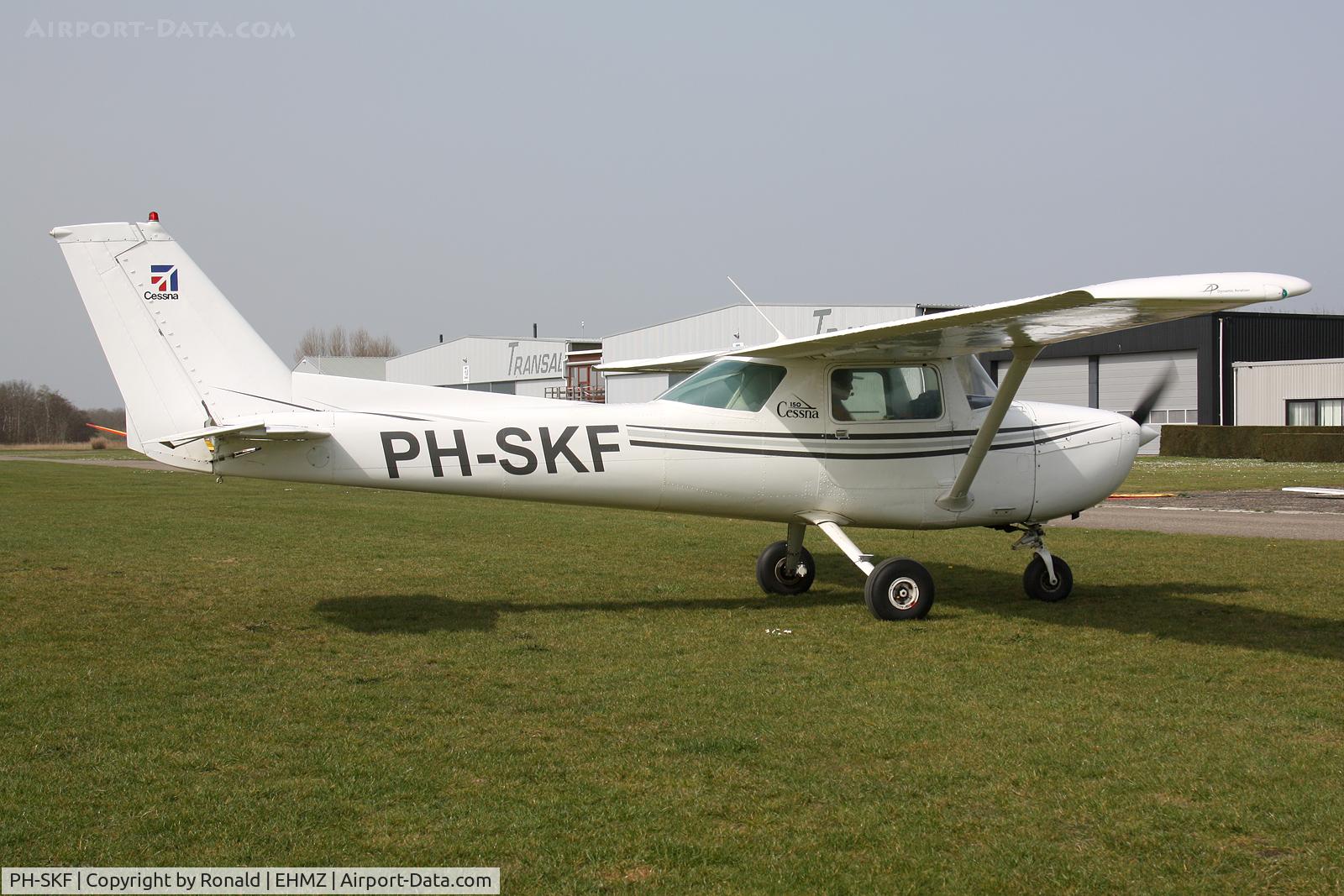 PH-SKF, Cessna 150M C/N 15078927, at ehmz