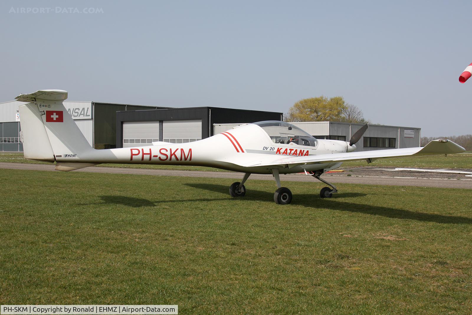 PH-SKM, 1994 HOAC DV-20 Katana C/N 20074, at ehmz