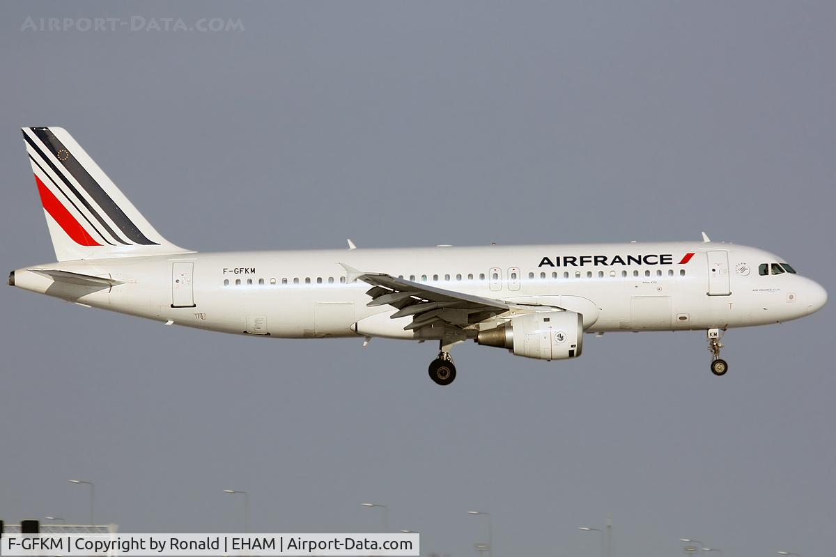 F-GFKM, 1990 Airbus A320-211 C/N 0102, at spl