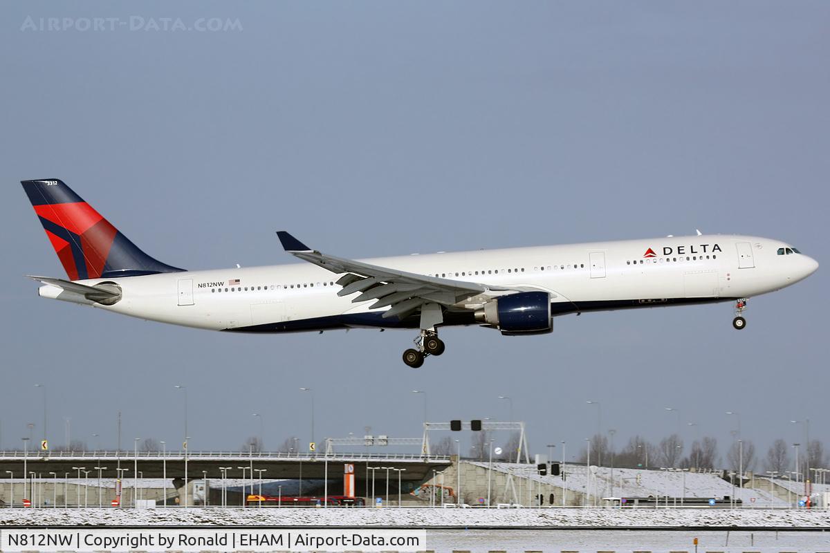 N812NW, 2006 Airbus A330-323 C/N 0784, at spl