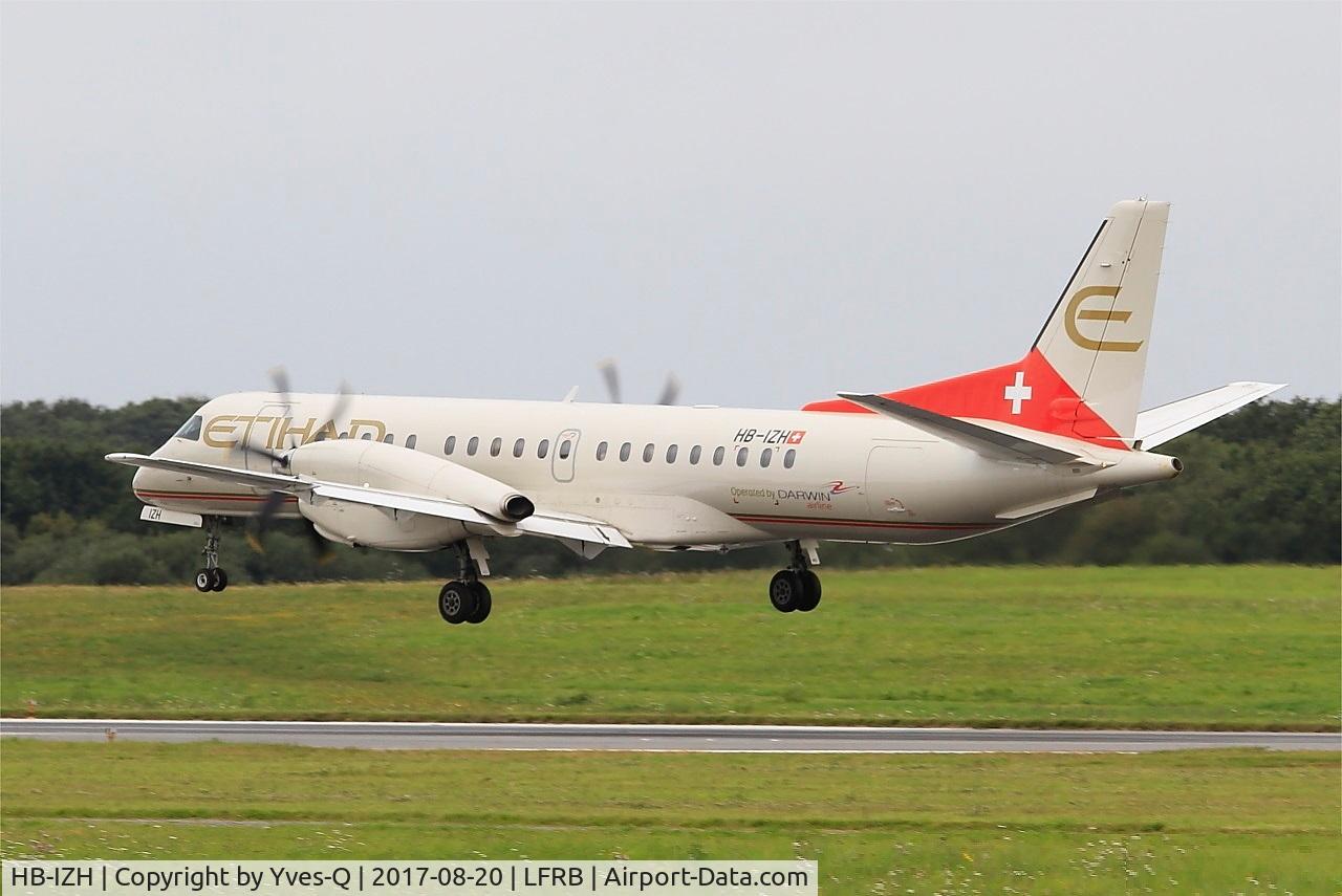 HB-IZH, 1994 Saab 2000 C/N 2000-011, Saab 2000, Landing rwy 25L, Brest-Bretagne airport (LFRB-BES)