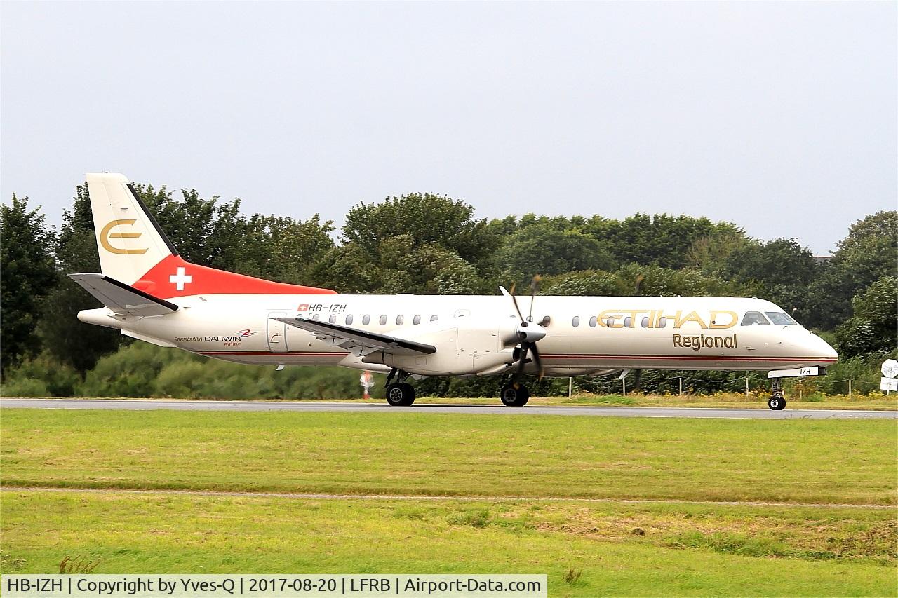 HB-IZH, 1994 Saab 2000 C/N 2000-011, Saab 2000, Taxiing rwy 25L, Brest-Bretagne airport (LFRB-BES)