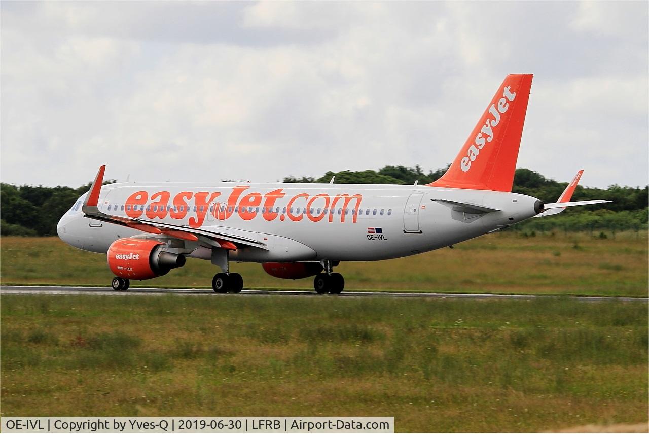 OE-IVL, 2014 Airbus A320-214 C/N 6188, Airbus A320-214, Take off run rwy 25L, Brest-Bretagne airport (LFRB-BES)