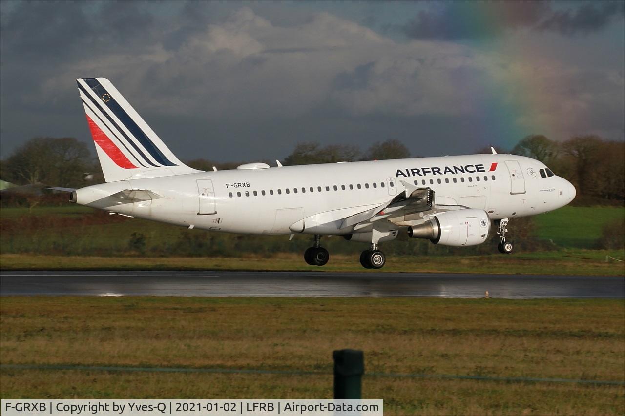F-GRXB, 2001 Airbus A319-111 C/N 1645, F-GRXB - Airbus A319-11, Landing rwy 07R, Brest-Bretagne airport (LFRB-BES)