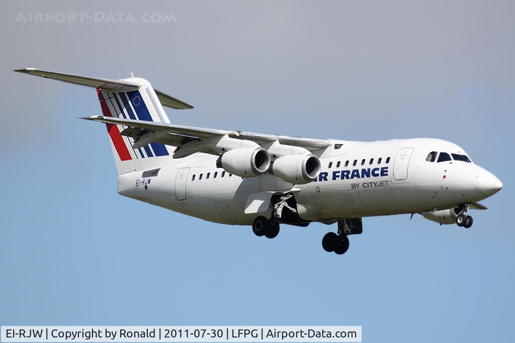 EI-RJW, 2000 British Aerospace Avro 146-RJ85A C/N E2371, at cdg