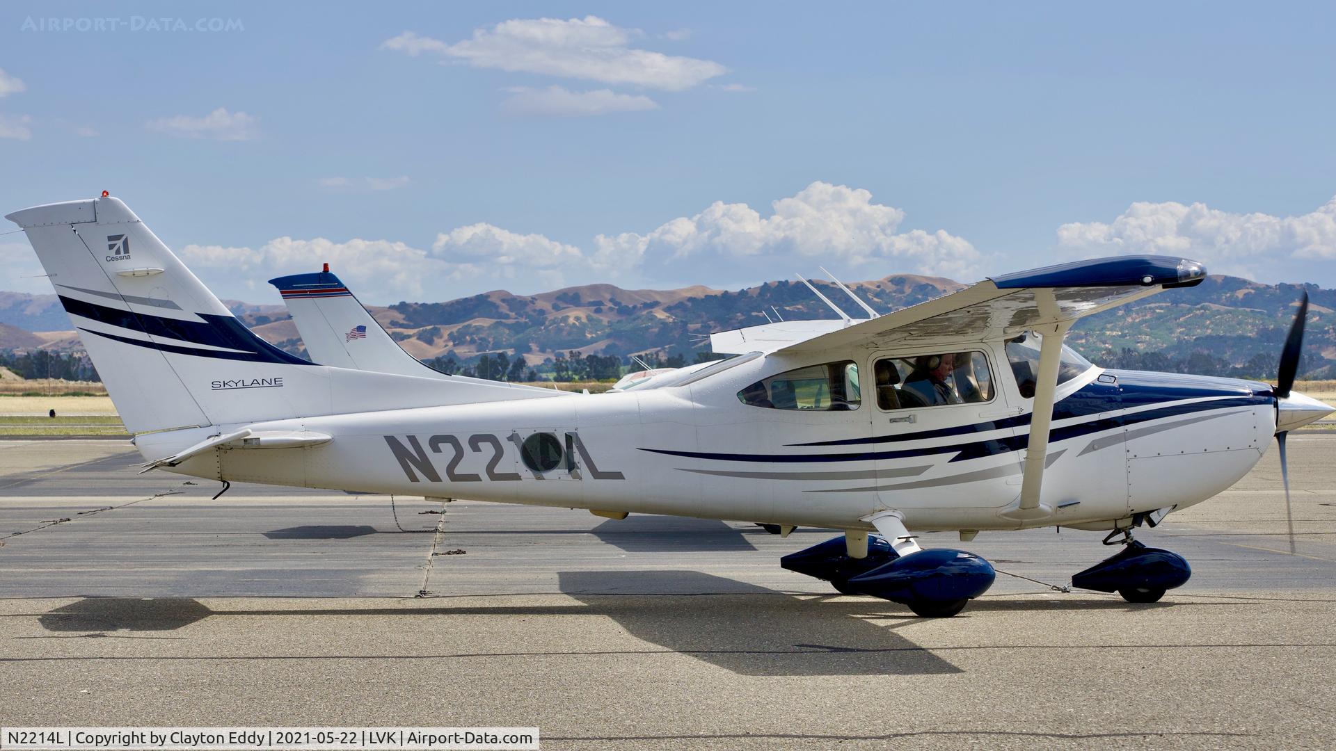N2214L, 2005 Cessna 182T Skylane C/N 18281718, Livermore Airport California. 2021.