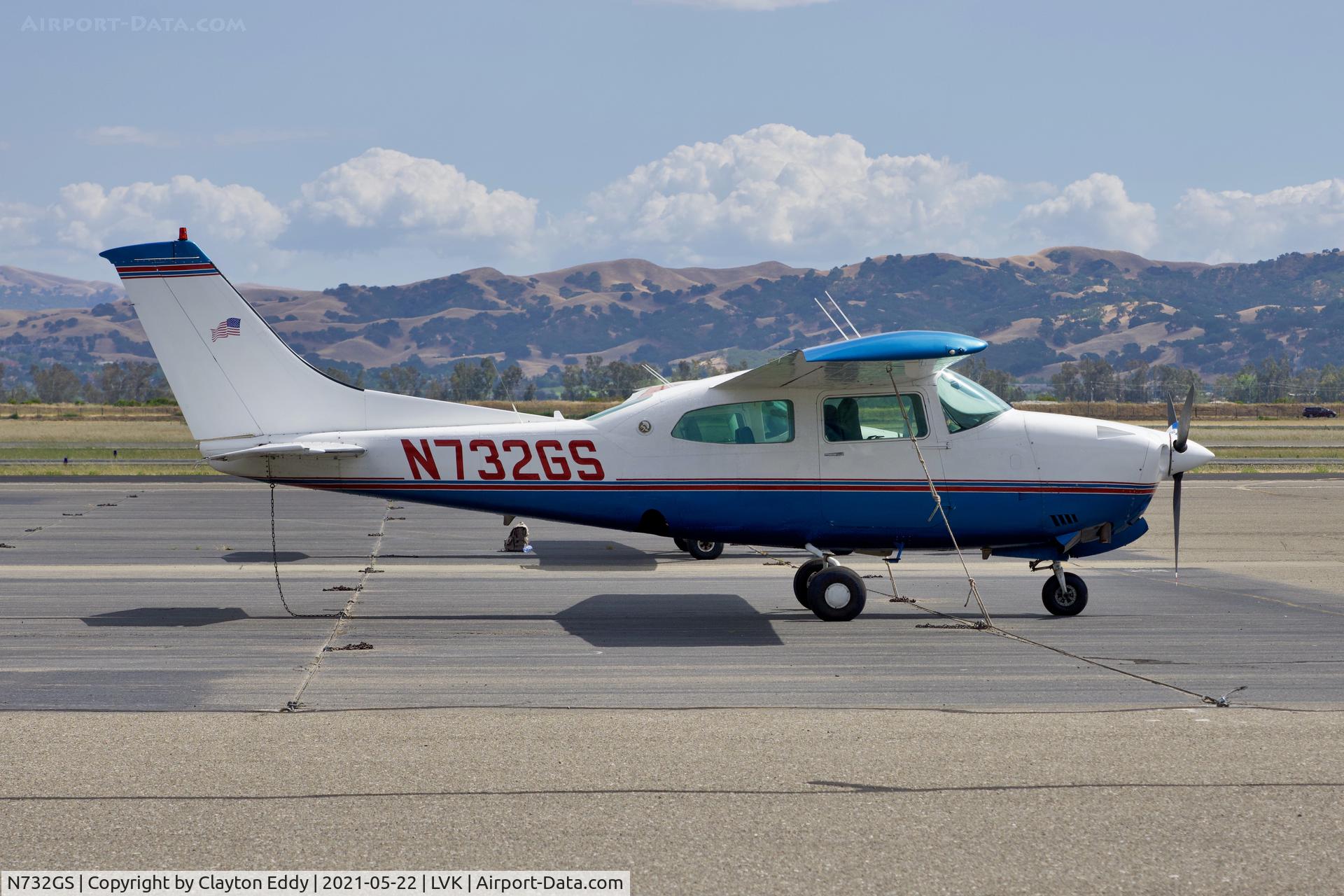 N732GS, 1976 Cessna T210L Turbo Centurion C/N 21061507, Livermore Airport California 2021.
