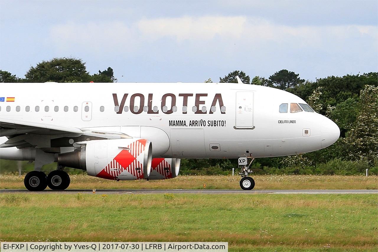 EI-FXP, 2004 Airbus A319-111 C/N 2258, Airbus A319-111, Taxiing rwy 25L, Brest-Bretagne airport (LFRB-BES)