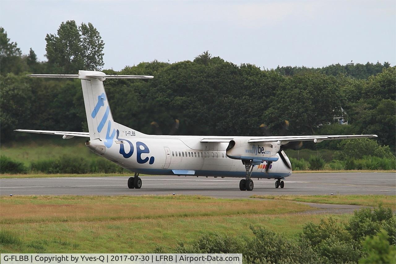 G-FLBB, 2009 De Havilland Canada DHC-8-402Q Dash 8 C/N 4255, De Havilland Canada DHC-8-402Q Dash 8, Lining up rwy 25L, Brest-Bretagne airport (LFRB-BES)