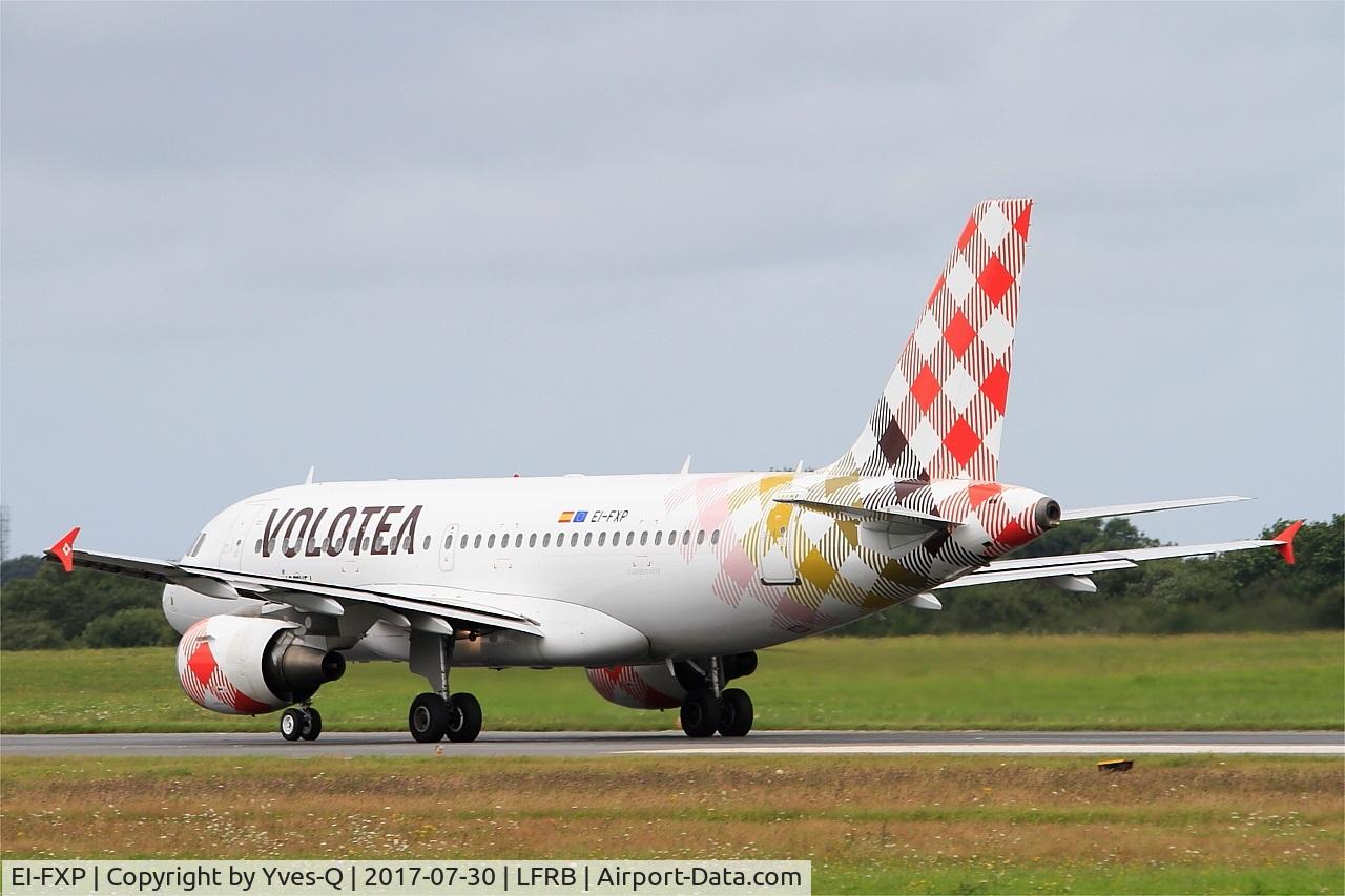 EI-FXP, 2004 Airbus A319-111 C/N 2258, Airbus A319-111, Take off run rwy 25L, Brest-Bretagne airport (LFRB-BES)