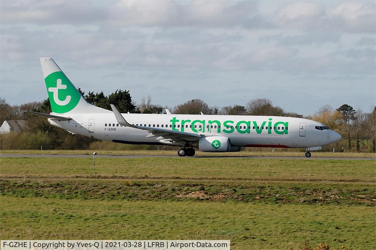 F-GZHE, 2008 Boeing 737-8K2 C/N 29678, Boeing 737-8K2, Taxiing rwy 25L, Brest-Bretagne airport (LFRB-BES)